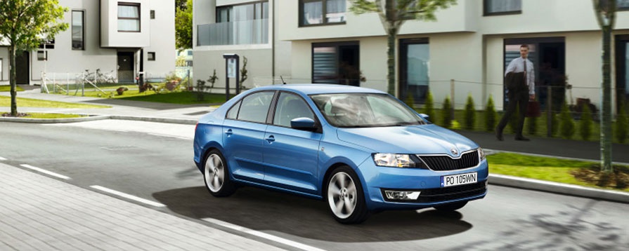 niebieska skoda rapid sedan, auto flotowe